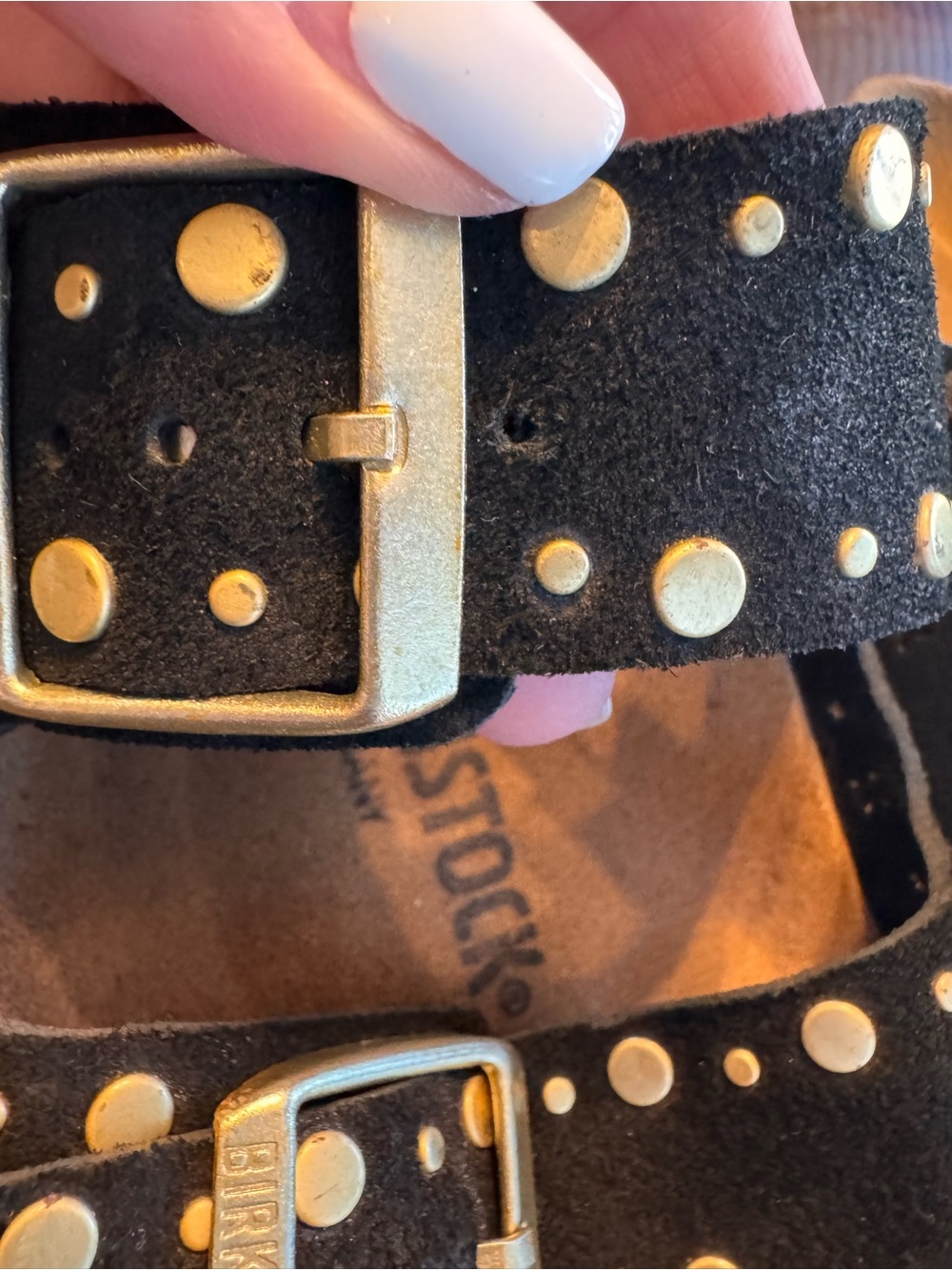 Birkenstock Arizona Rivets size 40 in GUC. Barely worn. Originally $158 - Picture 8 of 13